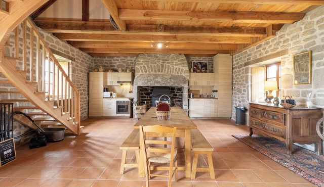 Holiday Home "La maison des Florentins" with Garden & Wi-Fi
