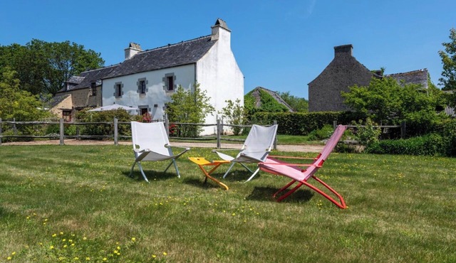 Holiday Home 'La Maison - Piscine - Spa - Jardin' with Shared Pool, Private Terrace and Wi-Fi