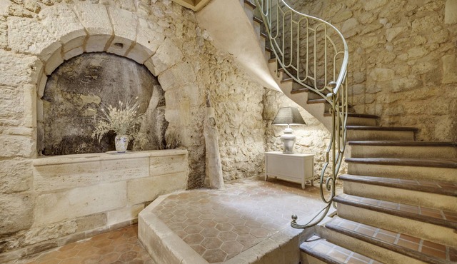 Holiday Home 'La Maison Du Vieux Lormont' with Private Terrace