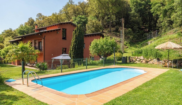 Holiday Home 'La Montse' with Mountain View, Private Pool and Wi-Fi