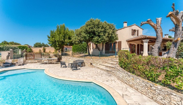 Holiday Home 'La Provençale' with Private Pool and Wi-Fi