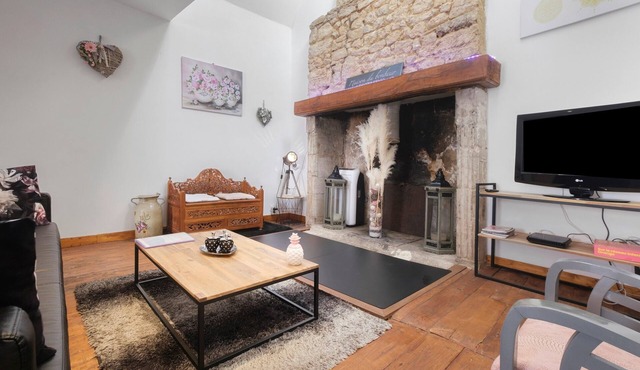 Holiday Home “La Perle Rosée” with Private Terrace, Wi-Fi, and Air Conditioning