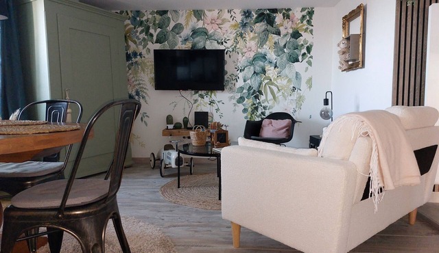 Holiday Home 'La Petite Bohème' with Private Terrace, Private Garden and Wi-Fi