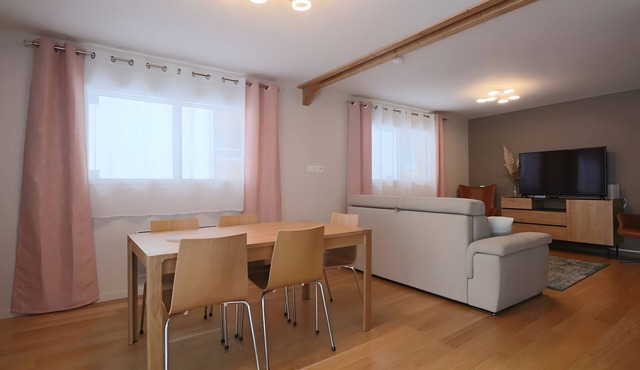 Holiday Home 'La Petite Montille' with Mountain View and Wi-Fi