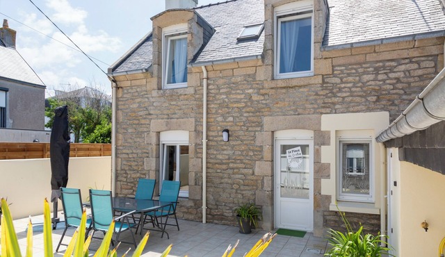 Holiday Home 'La Pince De Crabe À 300m De La Mer' with Private Terrace