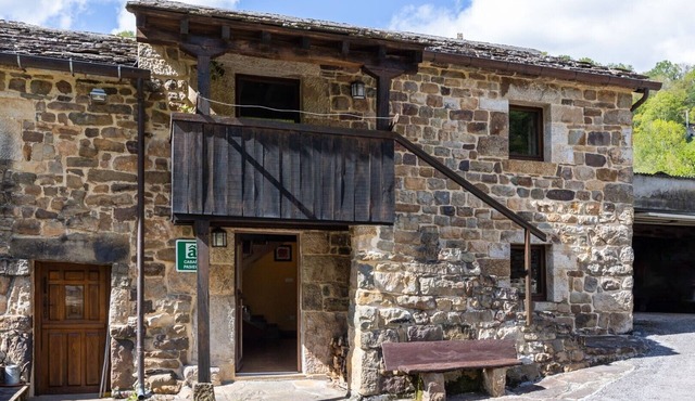Holiday Home 'La Plazuca Cerrucao' with Mountain View and Shared Garden