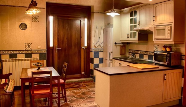 Holiday Home 'La Plazuela' with Mountain View, Shared Garden and Wi-Fi