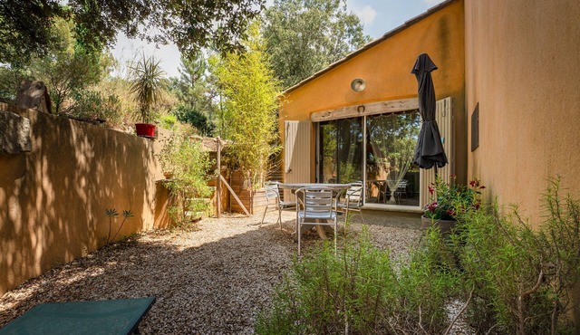 Holiday Home 'La Poulido' with Private Terrace, Private Garden and Wi-Fi