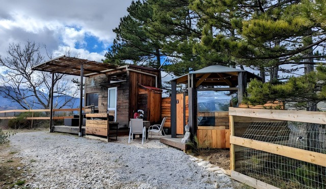 Holiday Home 'La Tiny House De Peggy' with Mountain View, Private Terrace and Air Conditioning