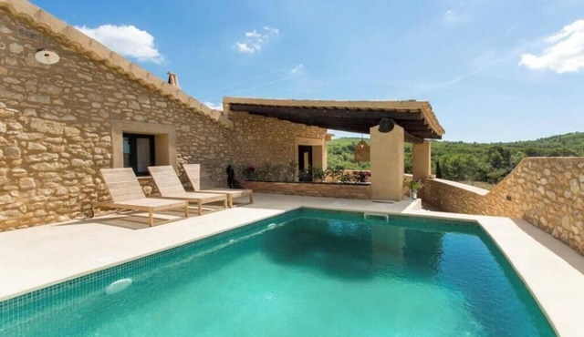 Holiday Home 'La Torre, Viñedo Sitges' with Mountain View, Wi-Fi and Air Conditioning