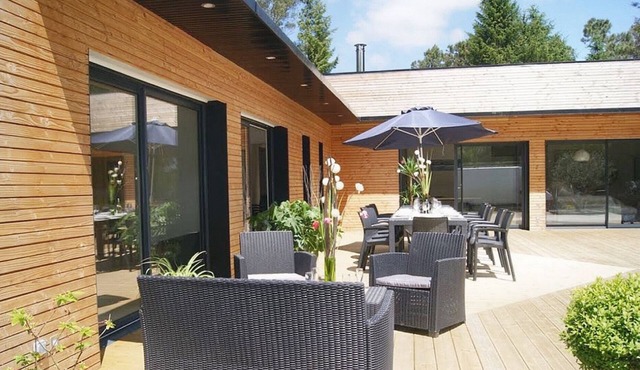 Holiday Home 'La Villa Des Légendes' with Private Terrace, Private Garden and Wi-Fi