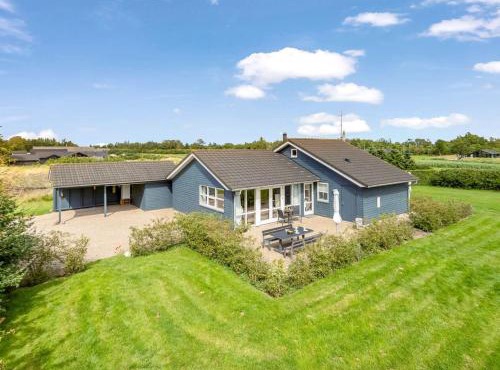 Holiday Home Lari - 600m from the sea by Interhome