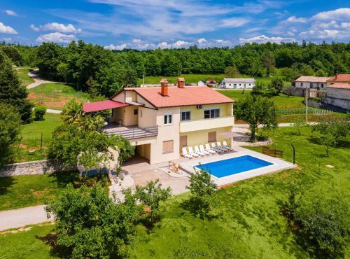 Holiday Home Larisa by Interhome