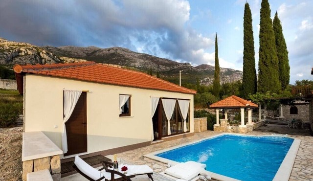 Holiday Home Lazuština Paradise