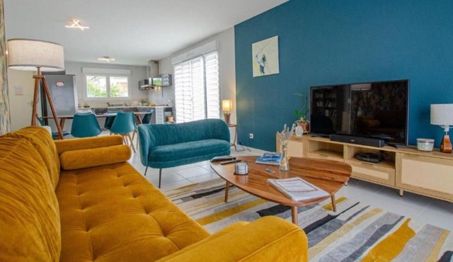 Holiday Home 'Le Fairway' with Private Terrace, Garden and Wi-Fi