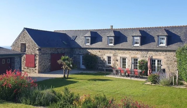 Holiday Home 'Le Clos Du Verdelet À Planguenoual' with Sea View, Private Pool and Wi-Fi