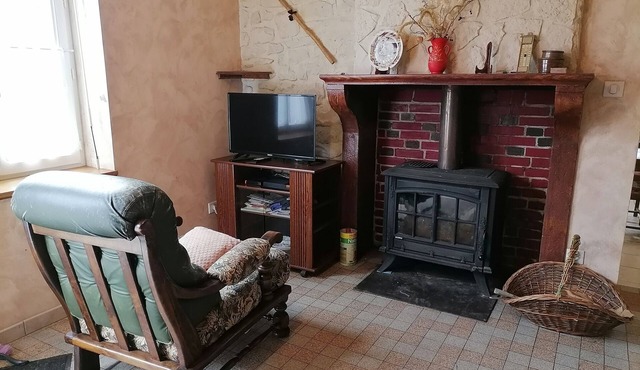 Holiday Home 'Le Gîte du Champ de la Croix' with Private Terrace, Private Garden and Wi-Fi