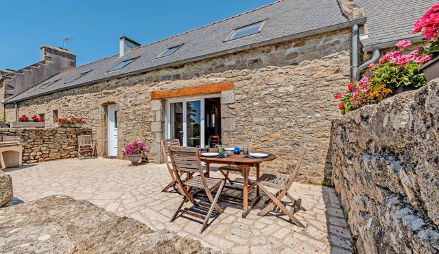 Holiday Home 'Le Gîte Vert 3' with Private Terrace and Shared Garden