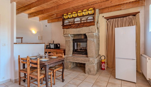 Holiday Home 'Le Gîte Bleu 2' with Private Terrace and Shared Garden