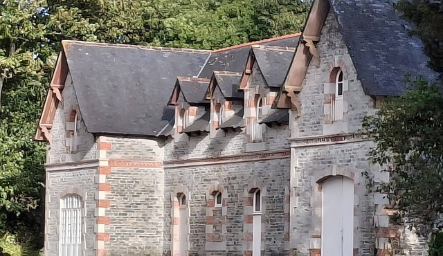 Holiday Home 'Le Grand Logis' with Private Garden and Wi-Fi