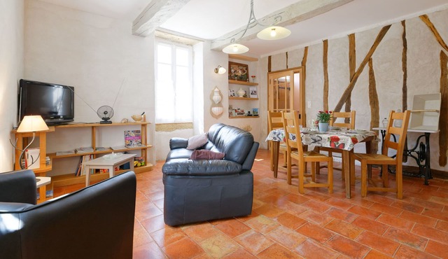 Holiday Home 'Le Guitou' with Private Terrace, Private Garden and Wi-Fi