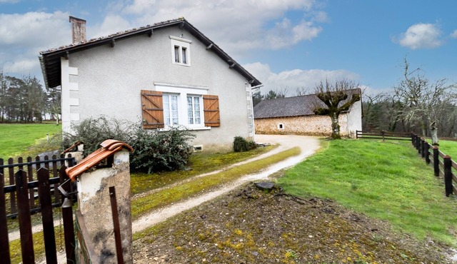 Holiday Home 'Le Haut Picot' with Private Terrace, Wi-Fi and Air Conditioning