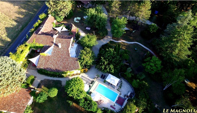 Holiday home le Magnolia on the border of Lot / Dordogne, rural and lots of privacy