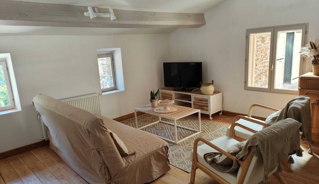 Holiday Home 'Le Mas De La Rode' with Mountain View, Shared Terrace and Wi-Fi