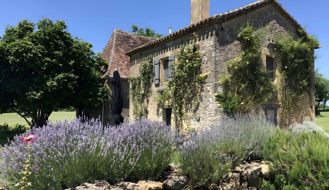 Holiday Home 'Le Mazet' with Private Terrace, Private Garden and Wi-Fi