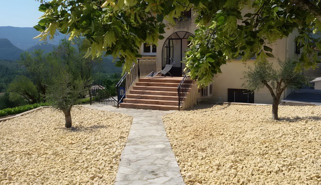 Holiday Home 'Le Petit Tilleul' with Mountain View, Wi-Fi and Air Conditioning