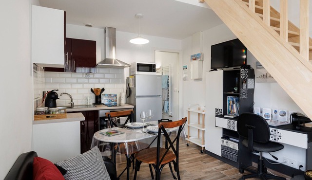 Holiday Home 'Le Petit Prince - Pessac, Bordeaux' with Private Terrace, Wi-Fi and Air Conditioning