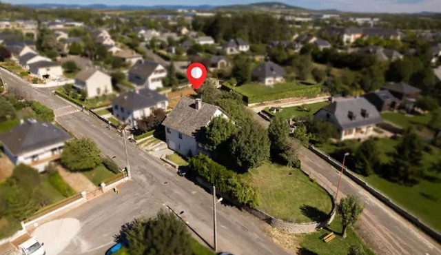 Holiday Home 'Le Pigeon Bleu' with Private Terrace, Private Garden and Wi-Fi