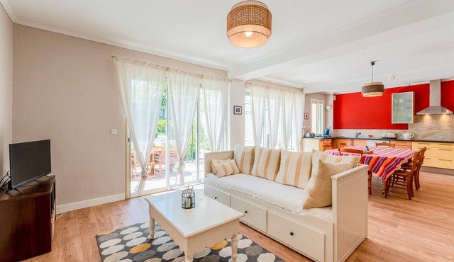 Holiday Home 'Le Secret D'hestia' with Shared Pool, Wi-Fi and Air Conditioning