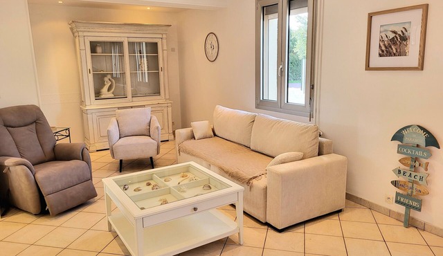 Holiday Home 'Les Antilles, Maison De Bord De Mer' with Private Terrace and Wi-Fi