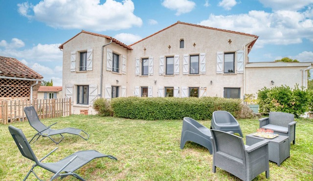 Holiday Home 'Les Echaunes' with Private Terrace, Wi-Fi and Air Conditioning