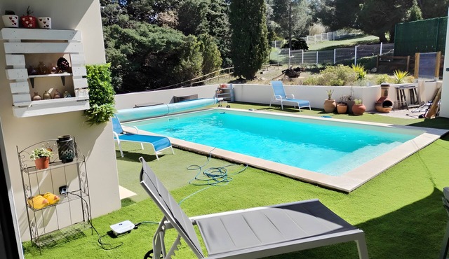 Holiday Home Les Garrigues with Private Pool, Wi-Fi, and Air Conditioning