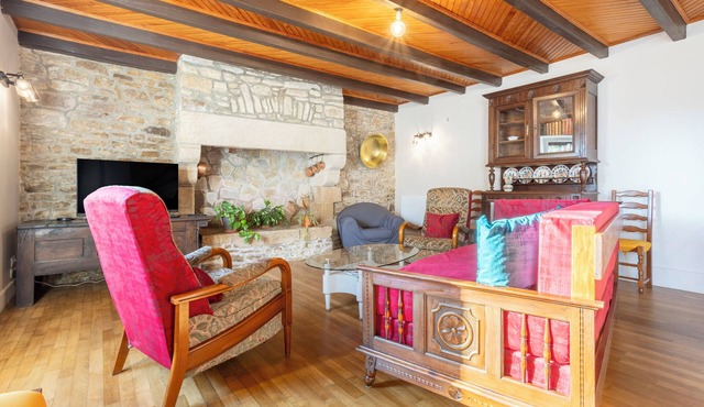 Holiday Home 'Les Hirondelles' with Private Terrace, Private Garden and Wi-Fi