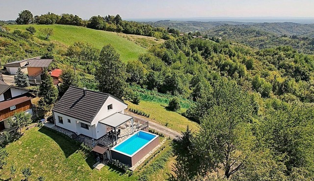 Holiday Home Lipa by Villas Guide