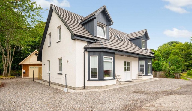 Holiday Home Loch Ness House by Interhome