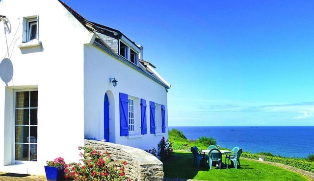 Holiday Home Locquirec with Stunning Sea View