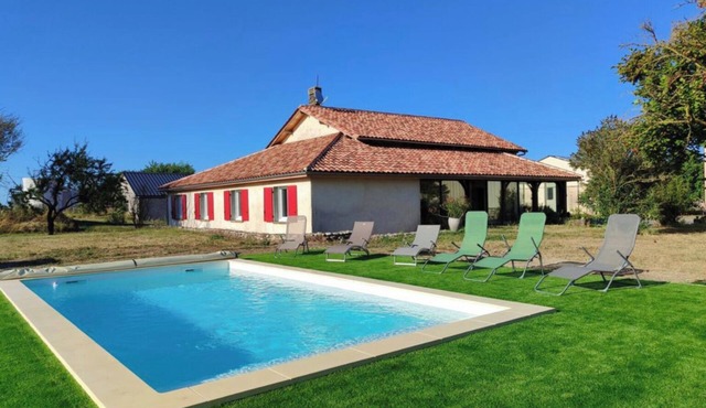 Holiday Home 'Logis De La Chambre À Blé' with Private Pool, Shared Terrace and Wi-Fi