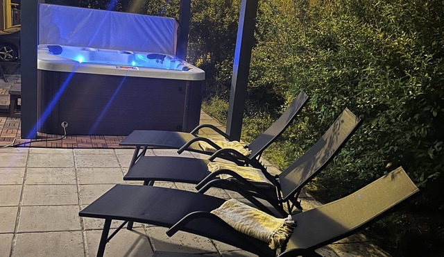 Holiday Home Lupita 1 - Two Bedroom Holiday Home with Terrace and jacuzzi