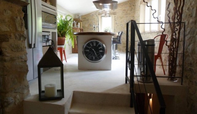 Holiday Home 'Luxueuse Bergerie Pied Du Ventoux' with Mountain View, Shared Terrace and Wi-Fi