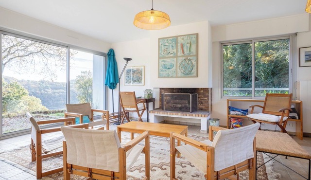 Holiday Home 'Maison Vue Sur La Laïta 2 Kms Plage' with Private Terrace, Private Garden and Wi-Fi