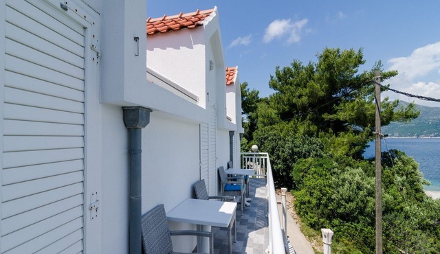 Holiday Home Maćus-One Bedroom Apartment with Balcony