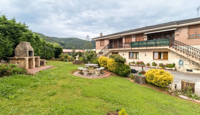 Holiday Home 'Madrazo' with Mountain View, Private Pool and Wi-Fi