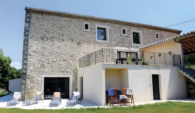 Holiday Home 'Magnifique' with Mountain View, Wi-Fi and Air Conditioning