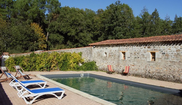 Holiday Home 'Maison Familiale Avec Piscine' with Private Pool, Private Terrace and Wi-Fi
