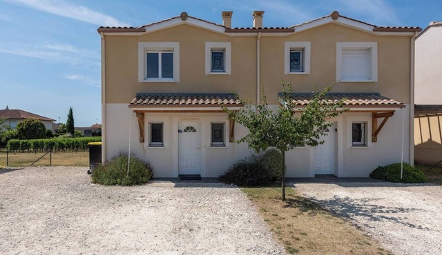 Holiday Home 'Maion 12 Pers-3 Chambres' with Shared Terrace, Wi-Fi and Air Conditioning