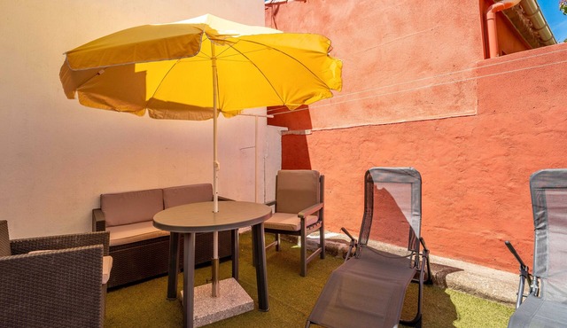 Holiday Home 'Maison De Pecheurs' with Private Terrace and Air Conditioning